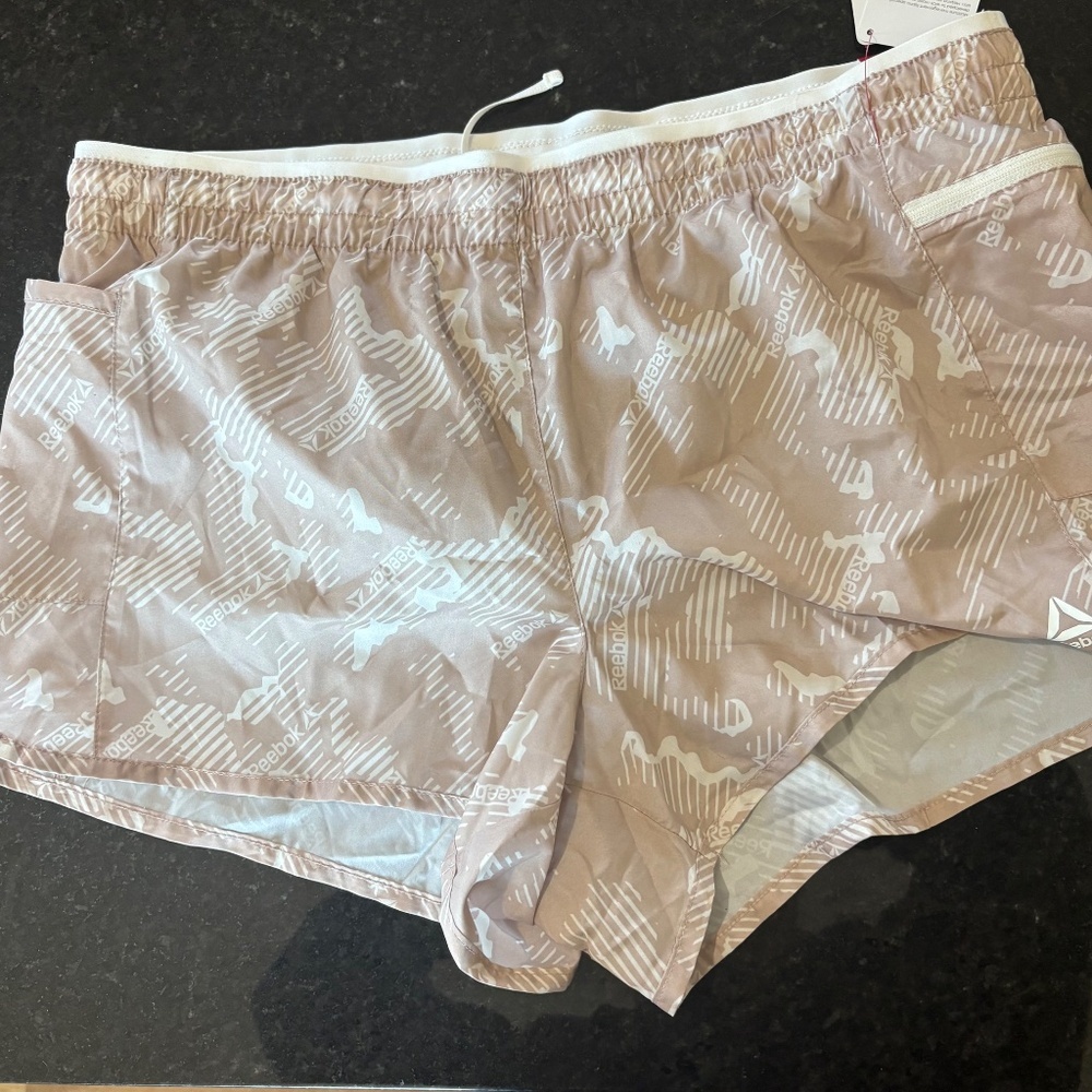 NEW with TAGS - Reebok Women Shorts SZ XL - Picture 5 of 16